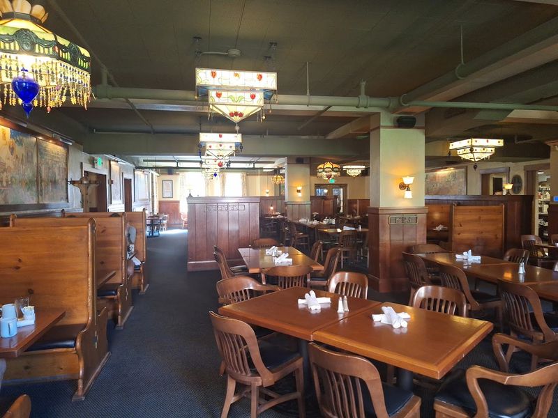 The Black Rabbit Restaurant: Where Dinner Becomes a Highlight