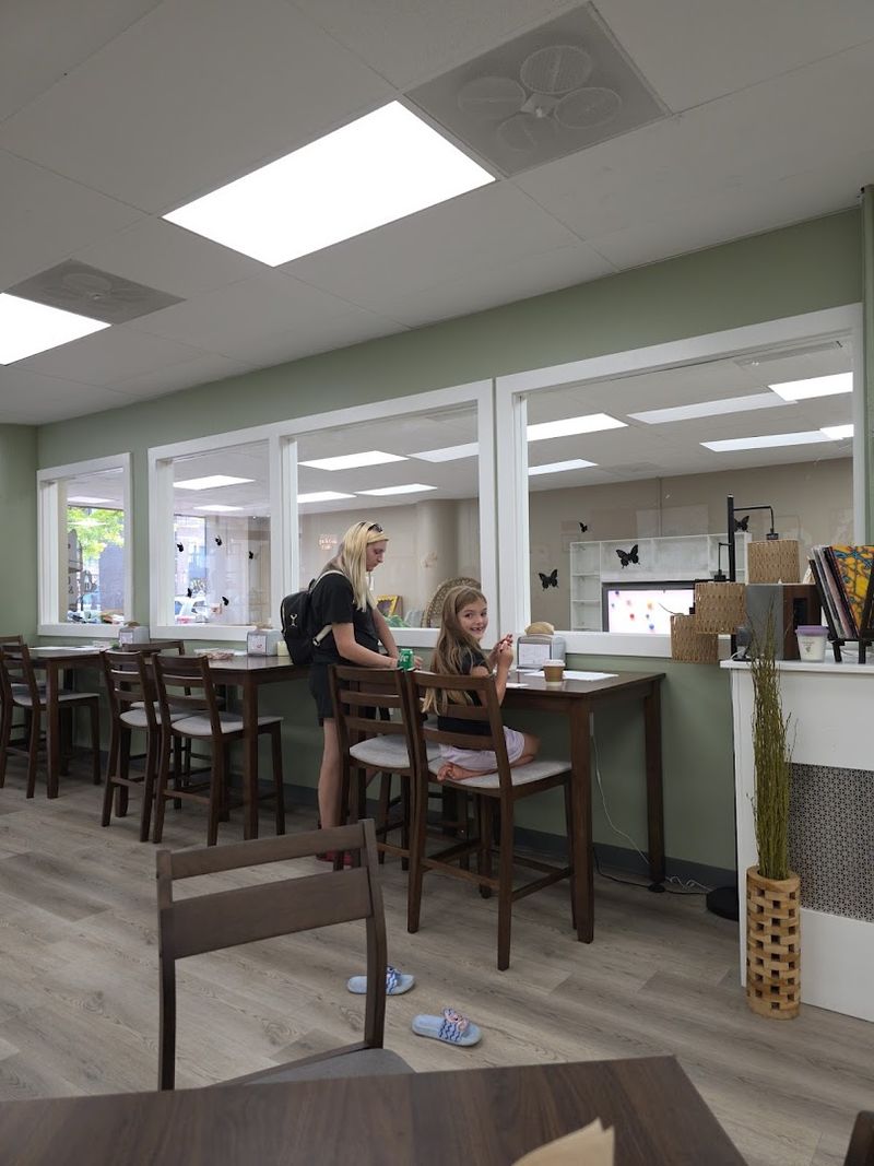 The Cafe Layout That Works for Every Kind of Visitor