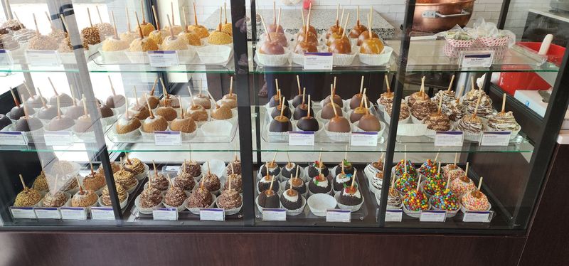 The Caramel Apple Experience That Keeps People Coming Back The Caramel Apple Experience That Keeps People Coming Back