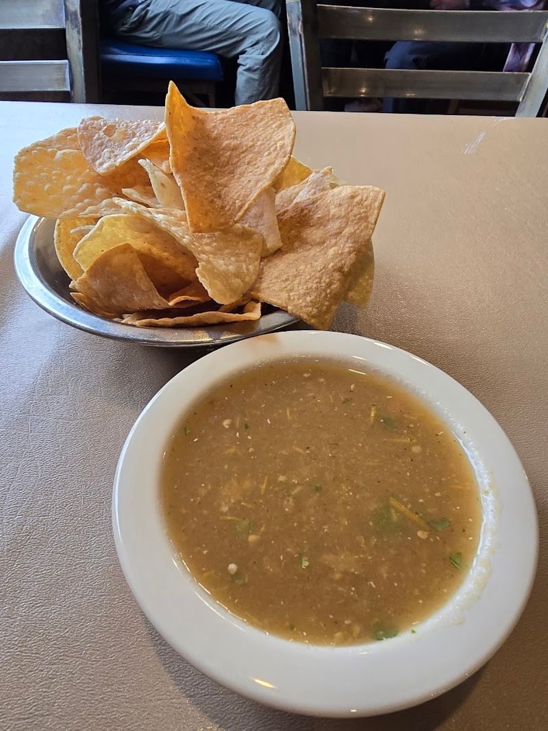 The Complimentary Chips and Salsa Set the Tone Early