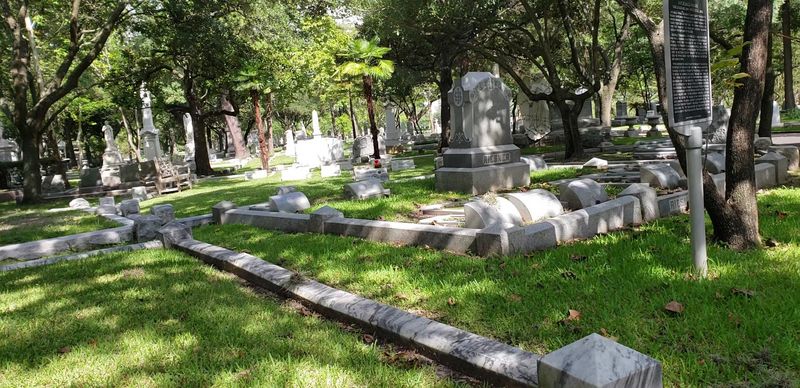 The Confederate Graves: Another Layer of History in the Same Ground The Confederate Graves: Another Layer of History in the Same Ground