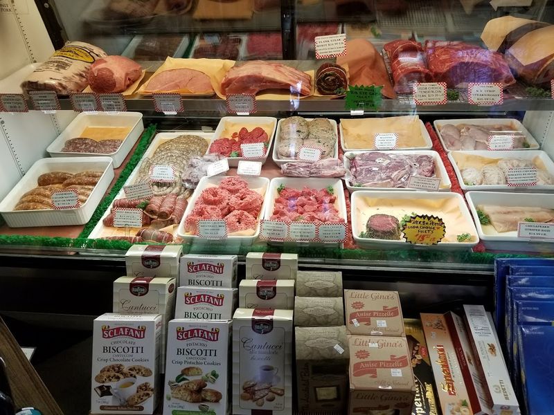 The Deli Case Pulls You In