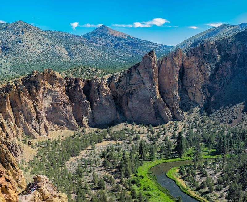 The Dramatic Rock Formations That Define the Skyline