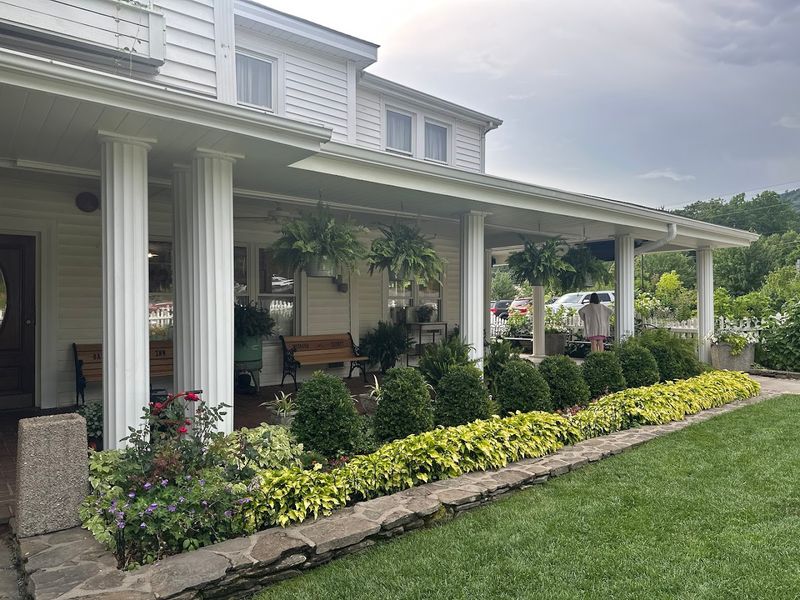 The Front Porch Feeling