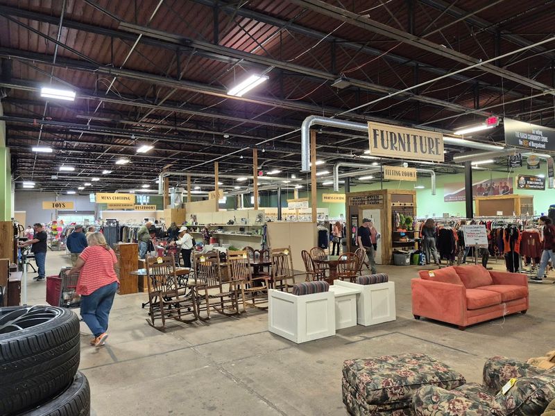 A Warehouse-Sized Space That Demands Exploration
