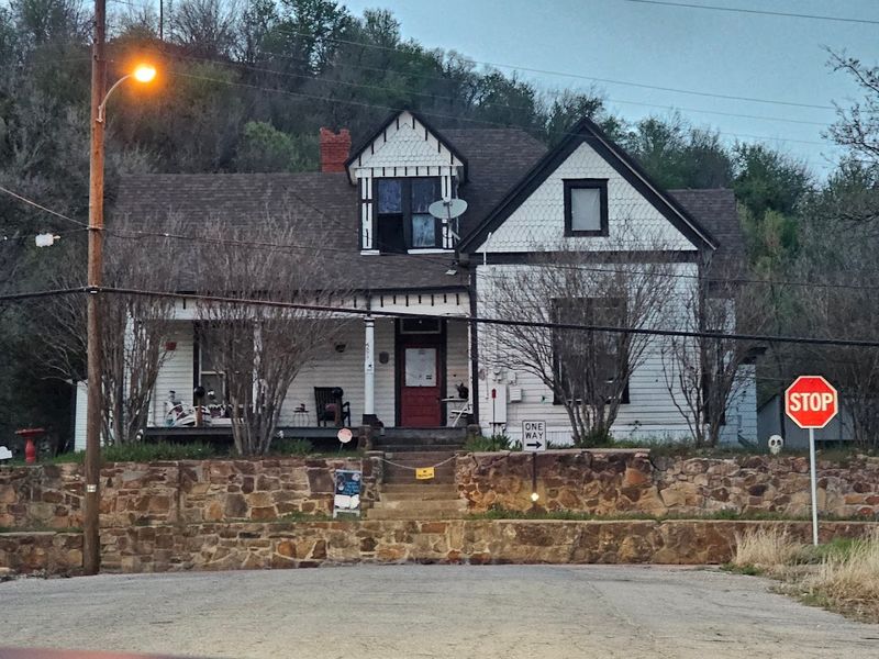 The Haunted Hill House, Mineral Wells