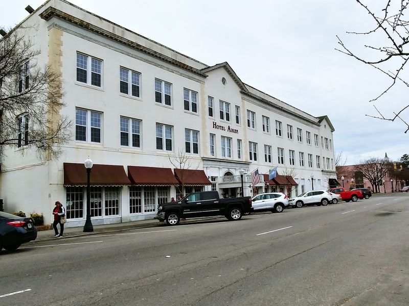 The Historic Downtown District and Laurens Street The Historic Downtown District and Laurens Street
