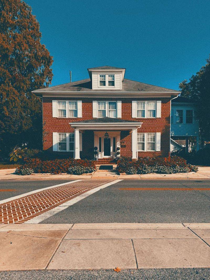 The Historic Homes Off The Main Drag