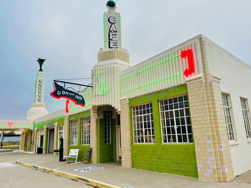 The Iconic U-Drop Inn and Its Hollywood Connection