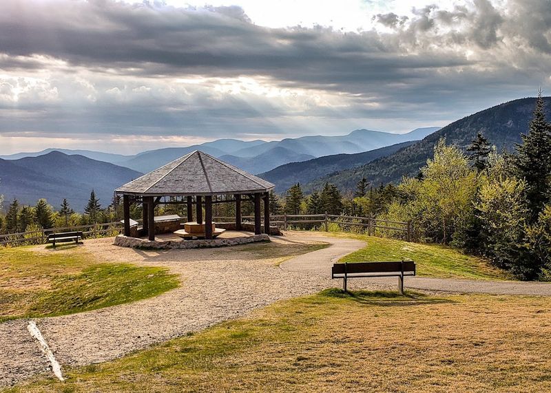 The Kancamagus Highway: Your Scenic Gateway to the Overlook