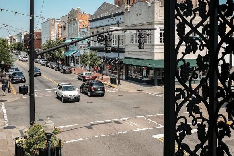 The Location That Makes All of Savannah Walkable