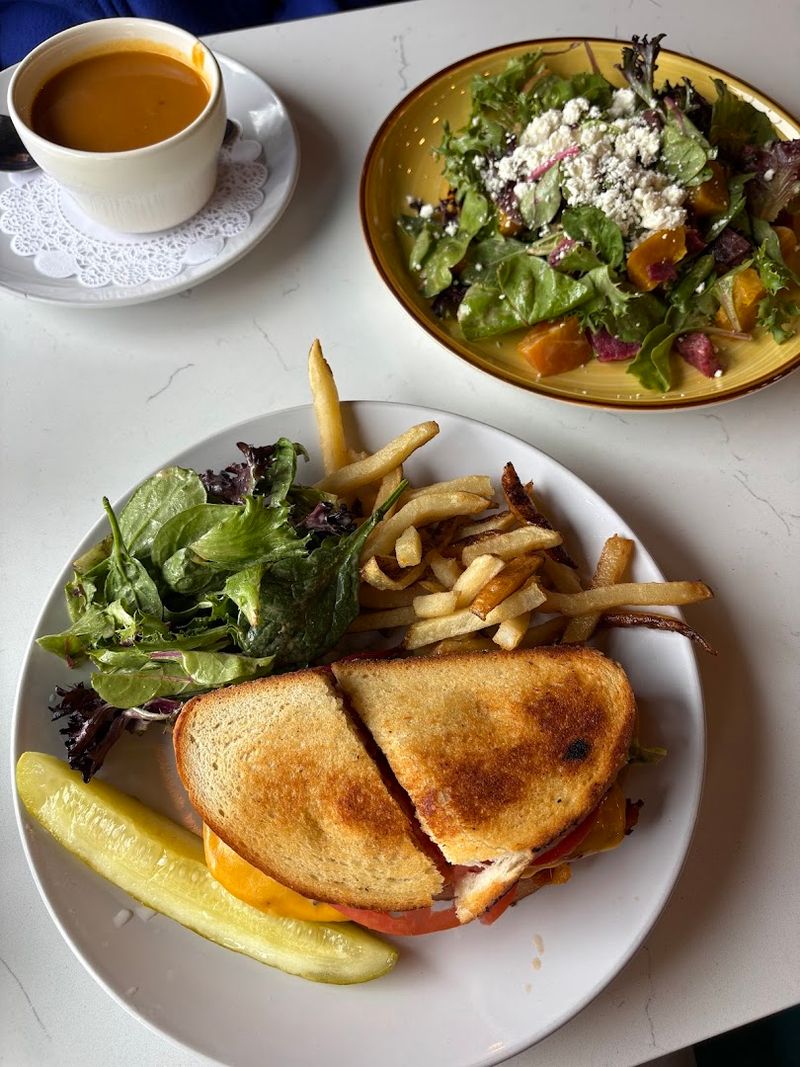 The MKT Melt and Paleo Burger Show Off the Healthier Diner Vision The MKT Melt and Paleo Burger Show Off the Healthier Diner Vision