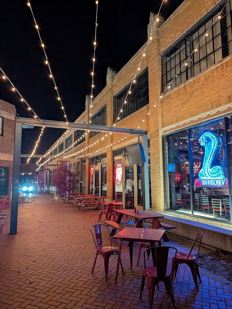 The Midtown Location Sets The Whole Mood The Midtown Location Sets The Whole Mood