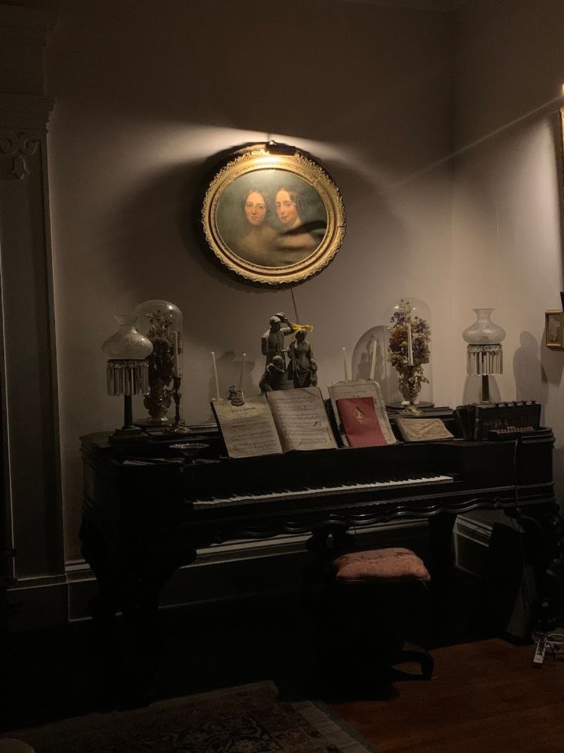 The Murray Family and the Piano That Plays Itself