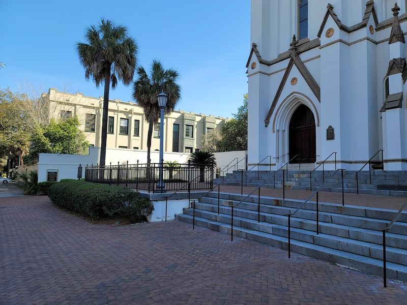 The Neighborhood Around the Cathedral Is Worth Your Time Too