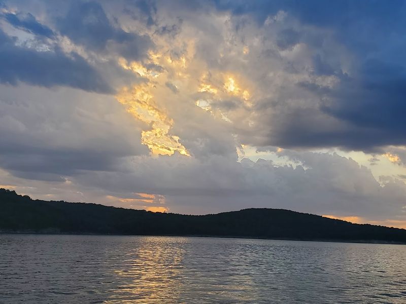 The Oklahoma Octopus, Lake Tenkiller