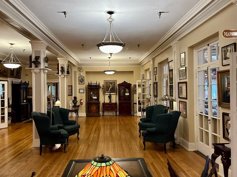 The Old Floors And Quiet Details