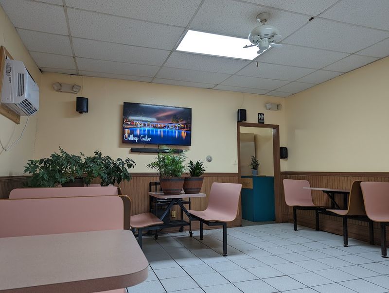 The Old-School Atmosphere That Feels Like a Time Capsule The Old-School Atmosphere That Feels Like a Time Capsule