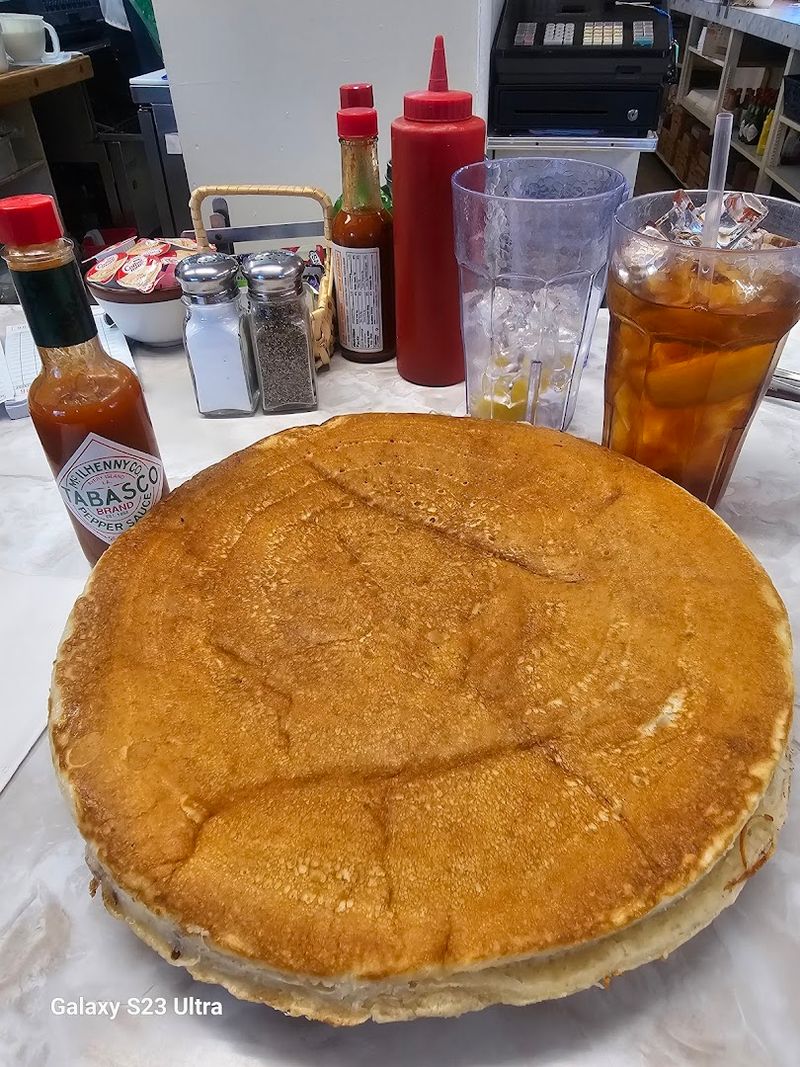 The Pancakes That Make the Whole Room Stop