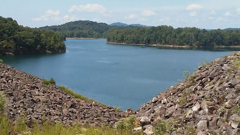 The Pirates Cove Trail and Its Jaw-Dropping Lake Views