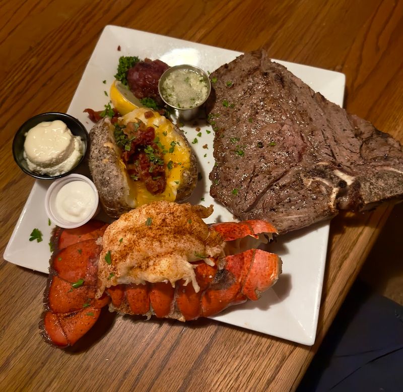 The Prime Rib and Lobster Options Are on a Whole Other Level The Prime Rib and Lobster Options Are on a Whole Other Level
