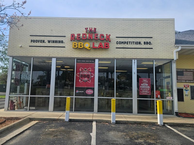 The Redneck BBQ Lab, North Carolina, Benson