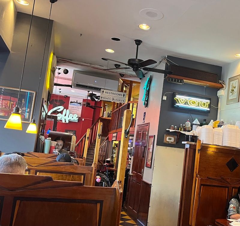 The Retro Interior That Makes You Feel Right at Home