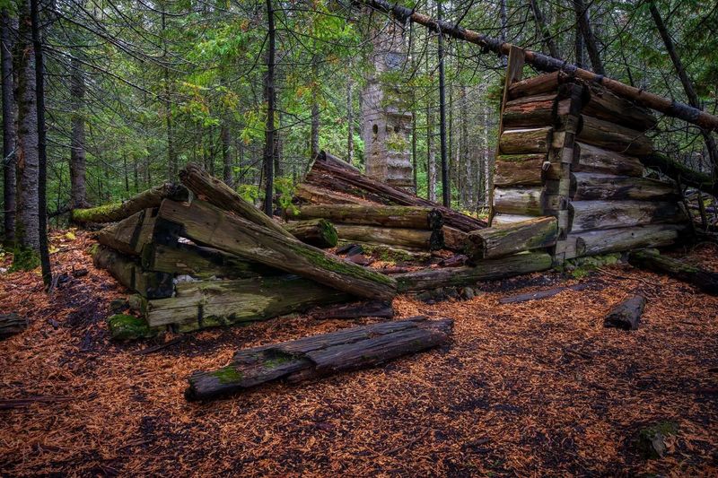 The Ruins and History Hidden Along the Path