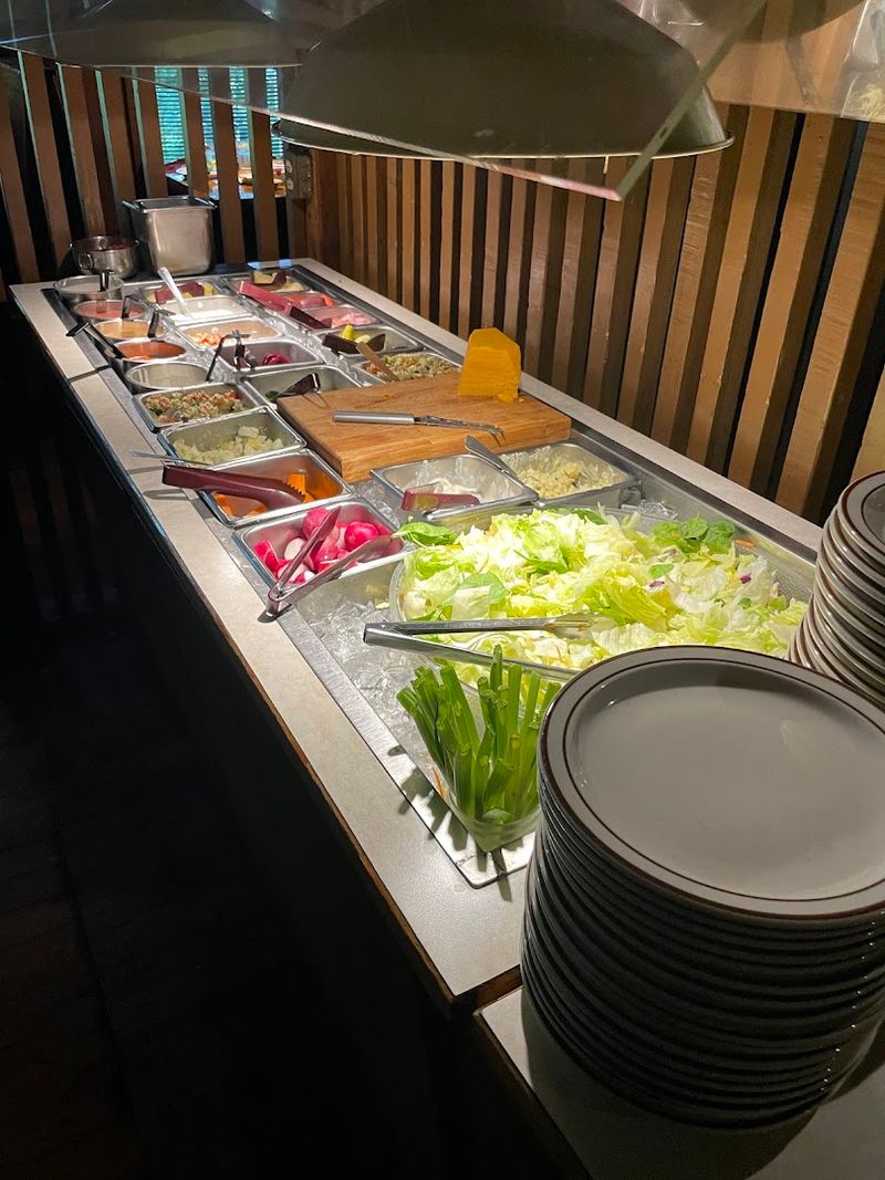 The Salad Bar Is a Throwback Worth Loving