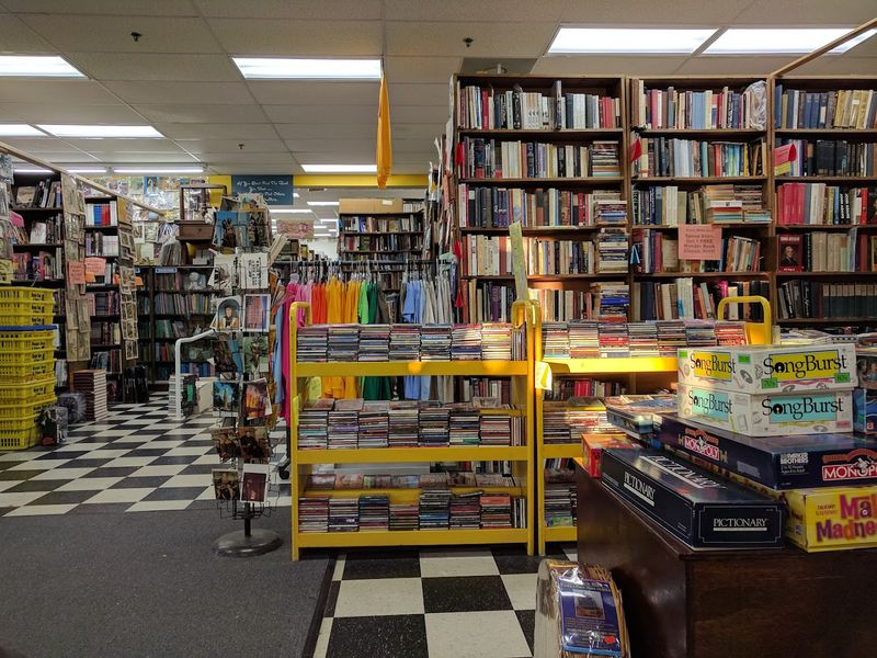 The Scent and Feel of a Real Used Bookstore The Scent and Feel of a Real Used Bookstore