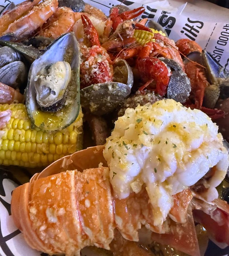 The Seafood Boil That Keeps Regulars Coming Back The Seafood Boil That Keeps Regulars Coming Back