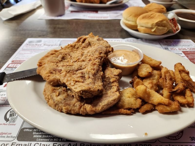 The Signature Chicken That Earned the Awards