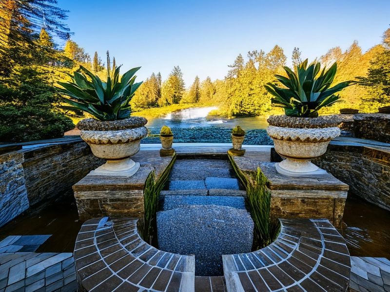 The Spa Fits Naturally Into a Longer Resort Stay The Spa Fits Naturally Into a Longer Resort Stay