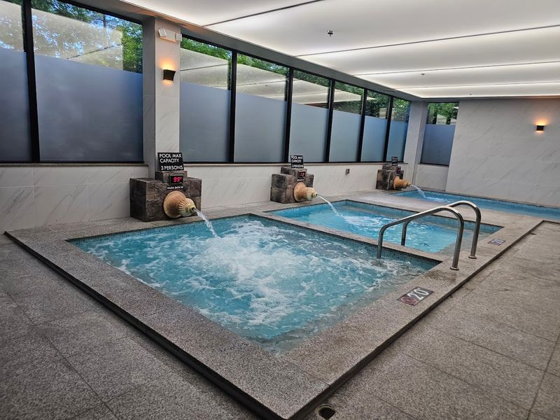 The Women's and Men's Lounges With Private Soaking Pools