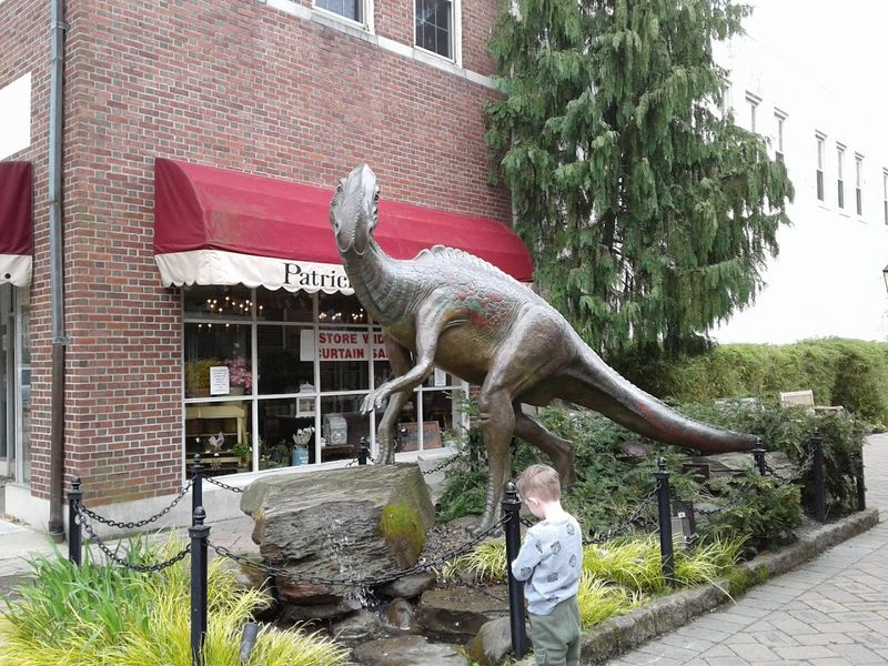 The World's First Mounted Dinosaur Skeleton