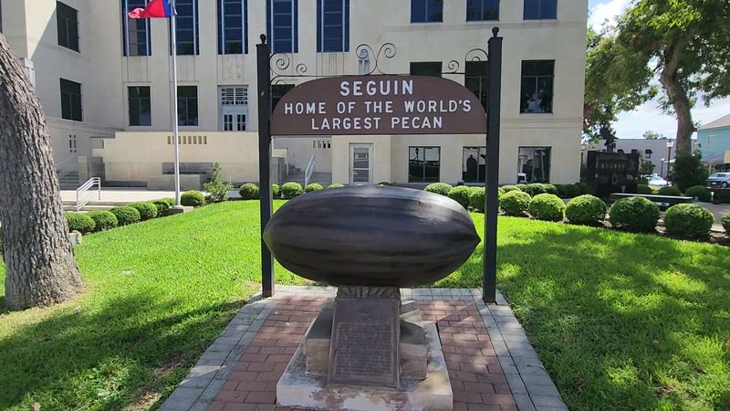 The World's Largest Pecan and Seguin's Nutty Crown