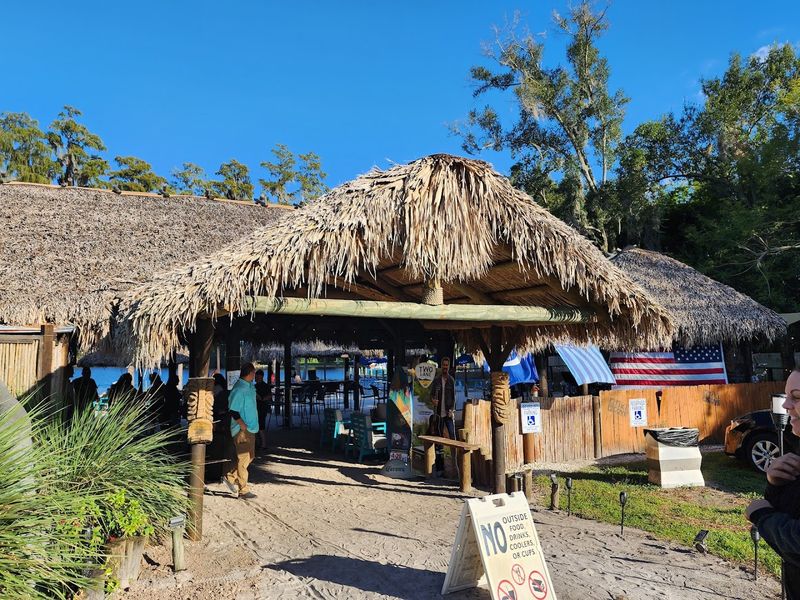 Tiki Cove – Land O' Lakes