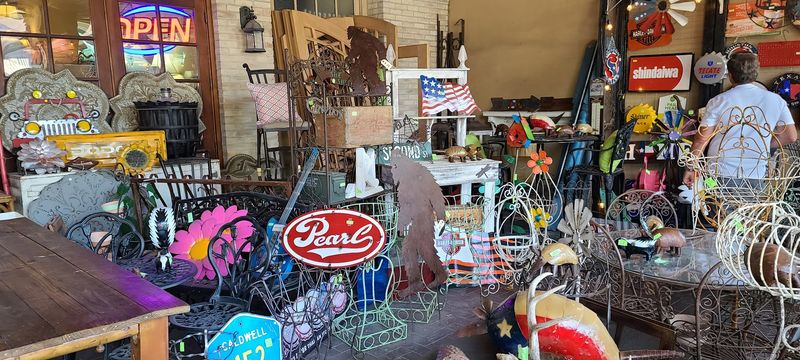 Traveling Gypsy Antique Mall 