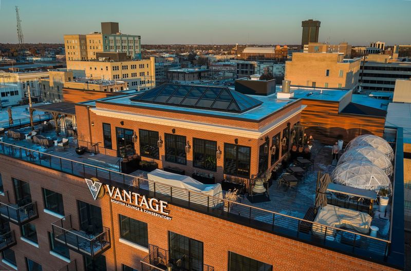 Vantage Rooftop Lounge & Conservatory Vantage Rooftop Lounge & Conservatory