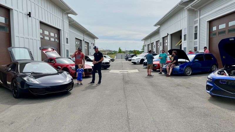 Vibrant Community for Automotive Enthusiasts