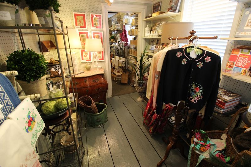 Vintage Textiles and Linens Deserve Their Own Spotlight