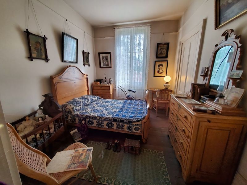 Violet Whaley and the Sadness Visitors Feel in Her Room