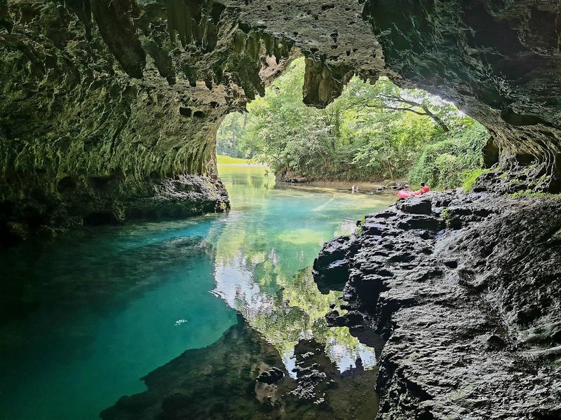 Visiting Cave Spring by Kayak Offers a Completely Different Perspective