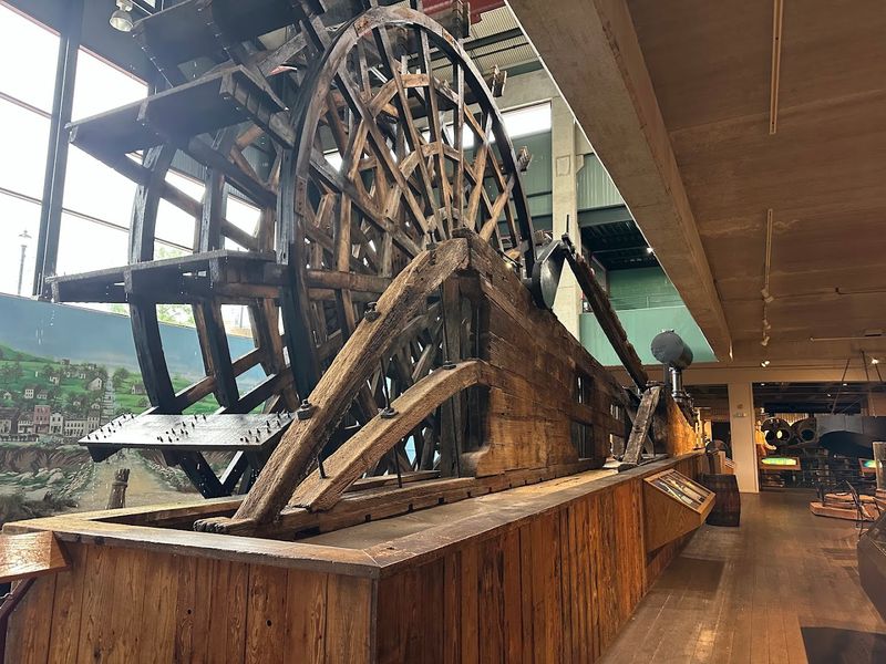 Walking Into the Arabia Steamboat Museum