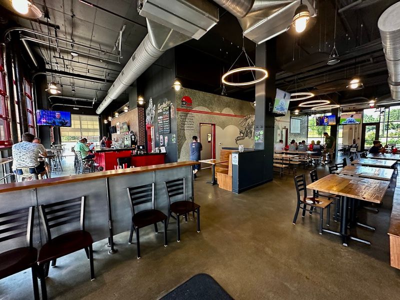 Wall-to-Wall TVs and a Sports Atmosphere That Delivers