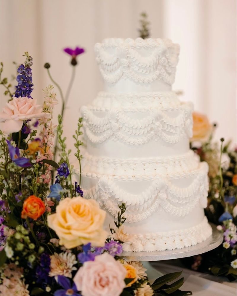 Wedding Cakes Done With Real Artistry