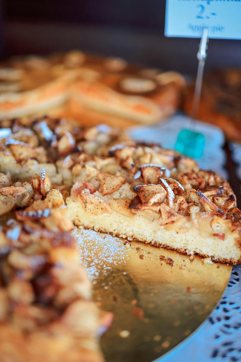 What Makes the Crust Genuinely Unforgettable