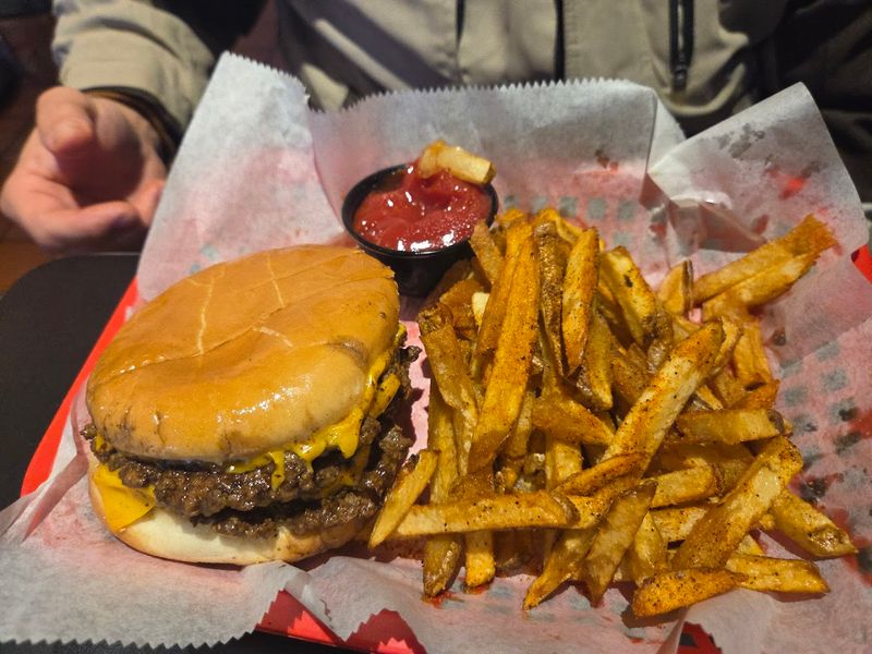 What The Cheeseburger Actually Tastes Like