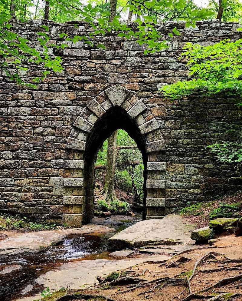 What the Gothic Arch Tells You About the People Who Built It