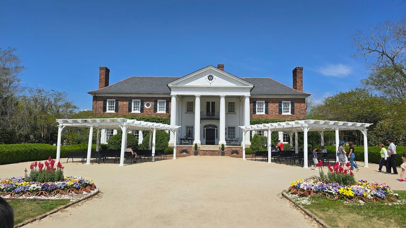 Why Boone Hall Stays With You Long After You Leave